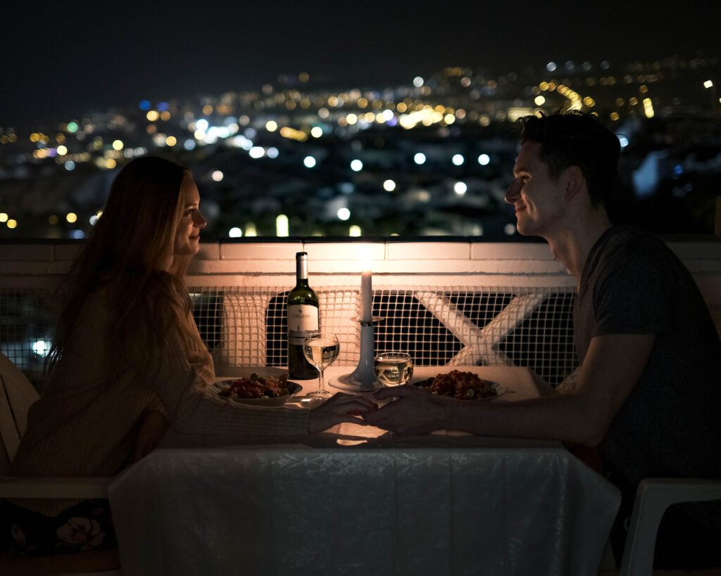 Setting an ideal first date night - Dinner with a view